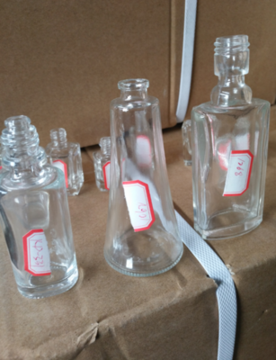 泰信玻璃罐,河南管瓶藥用模制西林玻璃瓶威海萊蕪濟(jì)南牛奶